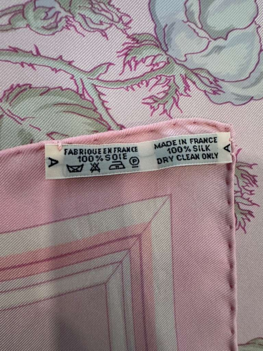 Hermes Silk Scarf Carré 90 Pink Floral Hand Rolled Made in France - Picture 9 of 11